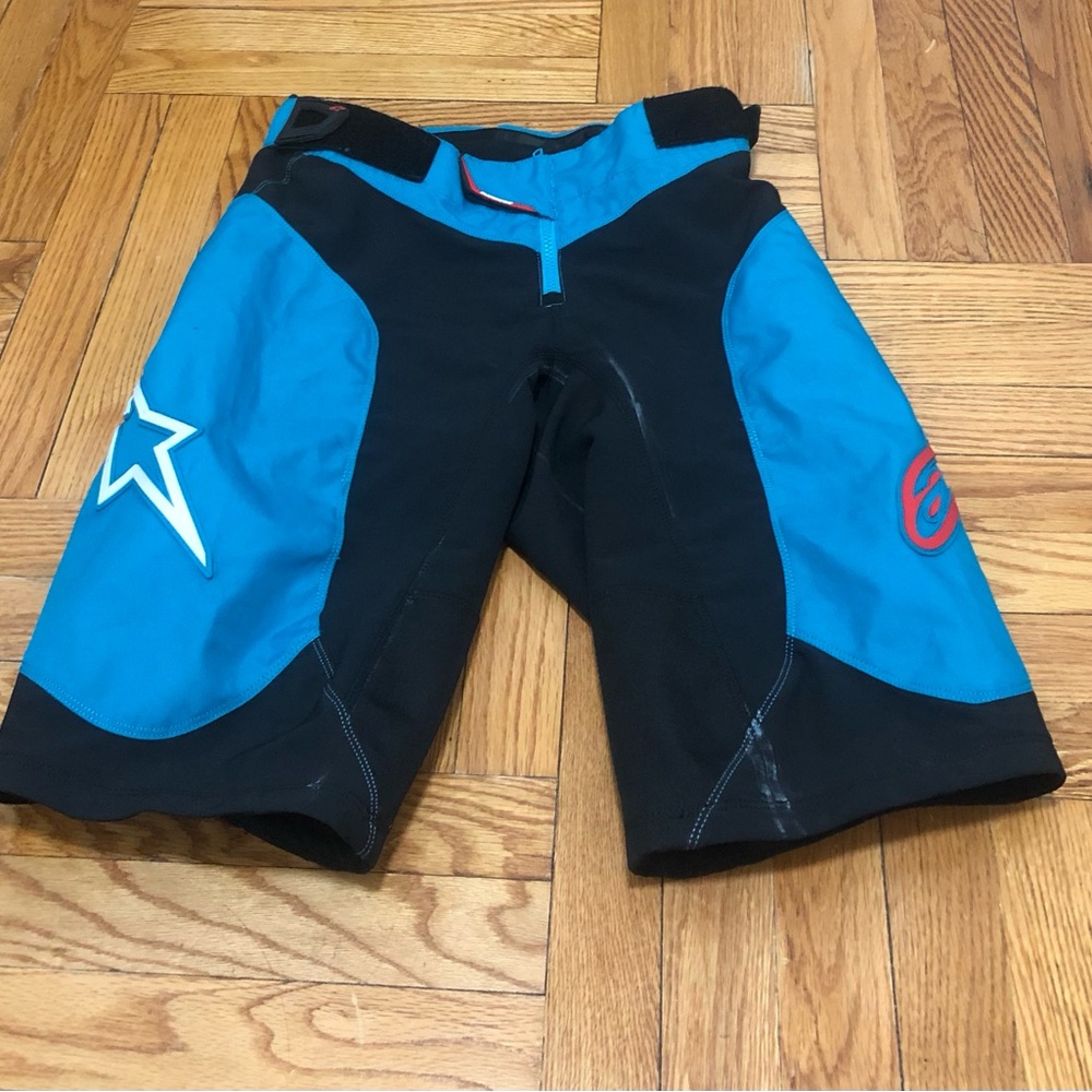 Alpinestars Black and Blue Vector Biking Shorts Outdoor Men Size 30.